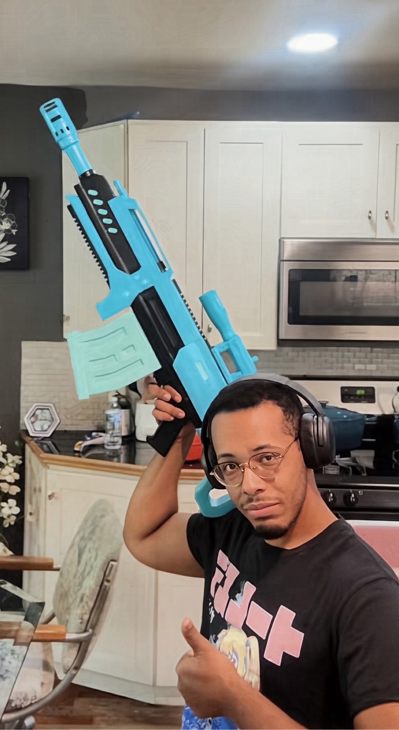 Blue and black Miku x R-36 Eruptor prop